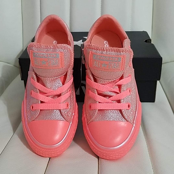 New converse - Picture 2 of 4